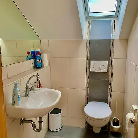 アパート Monteurwohnung, 7 Personen, 4 Schlafzimmer, Nahe Oberkochen Aalen アーレン