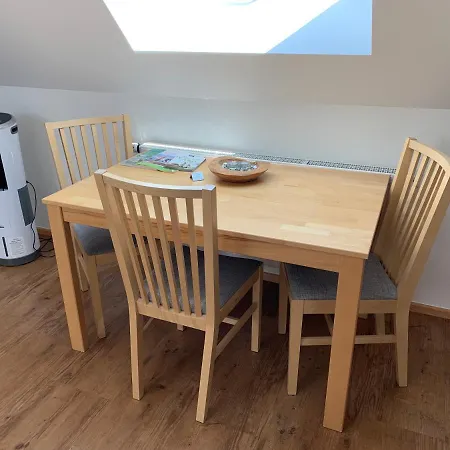 Monteurwohnung, 7 Personen, 4 Schlafzimmer, Nahe Oberkochen Aalen アパート *