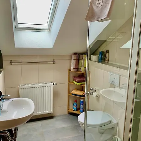 Haag Von Small Bis Xl Für Max 10 Personen Und 6 Schlafzimmern *