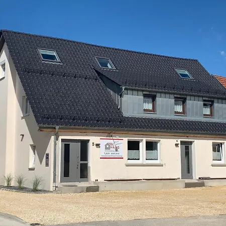 Monteurwohnung, 7 Personen, 4 Schlafzimmer, Nahe Oberkochen Aalen アパート *