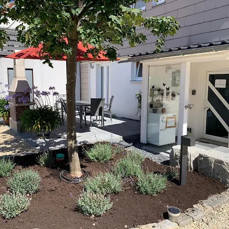 Haag Von Small Bis Xl Für Max 10 Personen Und 6 Schlafzimmern Apartamento Aalen