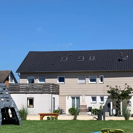 Monteurwohnung, 7 Personen, 4 Schlafzimmer, Nahe Oberkochen Aalen アパート アーレン