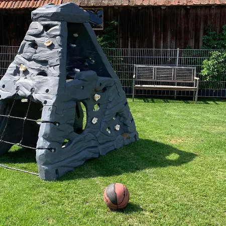 Haag Von Small Bis Xl Für Max 10 Personen Und 6 Schlafzimmern Apartamento Aalen