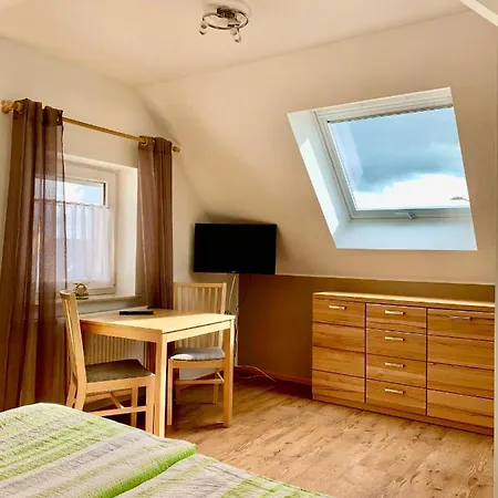 アパート Monteurwohnung, 7 Personen, 4 Schlafzimmer, Nahe Oberkochen Aalen アーレン
