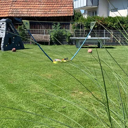 Haag Von Small Bis Xl Für Max 10 Personen Und 6 Schlafzimmern Apartamento